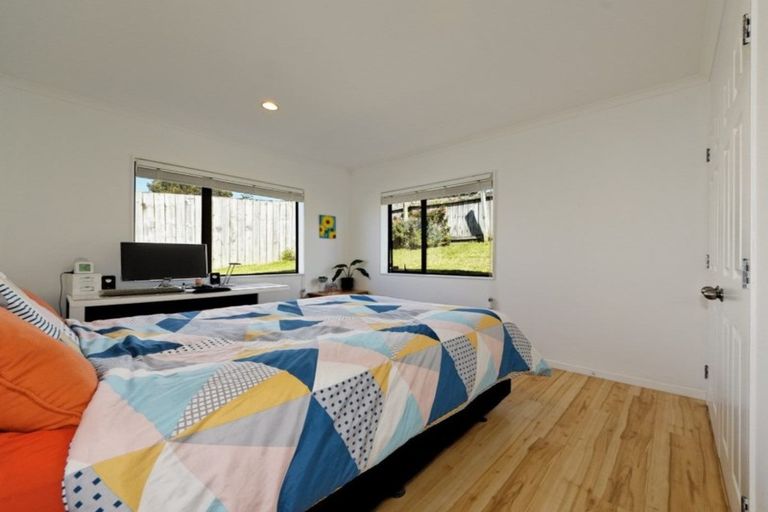 Photo of property in 9 Exotic Place, Massey, Auckland, 0614