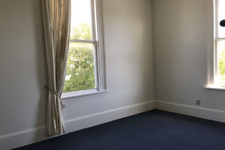 Photo of property in 7a Hawker Street, Mount Victoria, Wellington, 6011