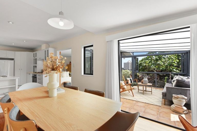 Photo of property in 386 Trafalgar Street, Nelson, 7010