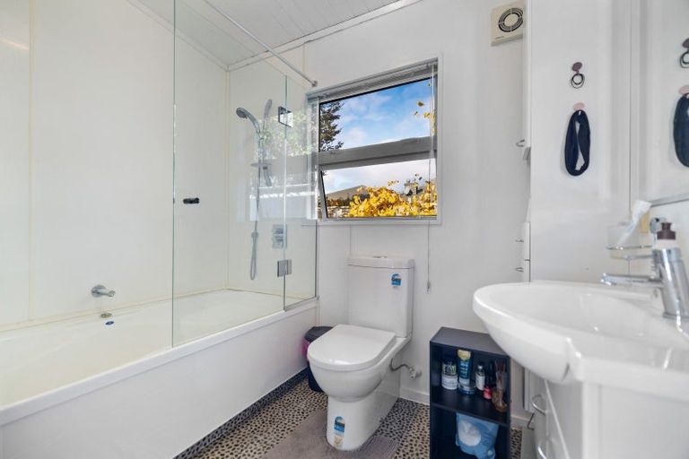 Photo of property in 32 Sylvan Street, Lake Hayes, Queenstown, 9304