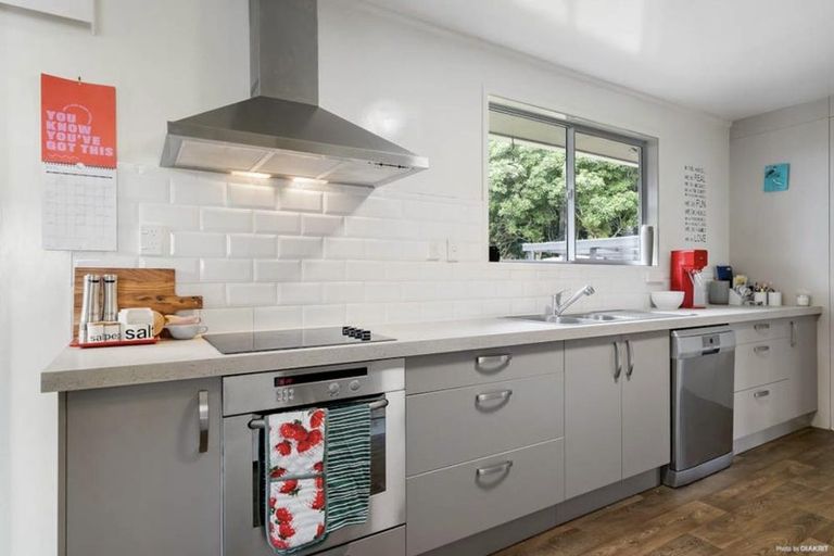 Photo of property in 14 Opal Avenue, Pakuranga, Auckland, 2010