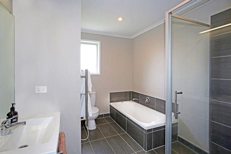 Photo of property in 9 Mcneish Place, Pokeno, 2402