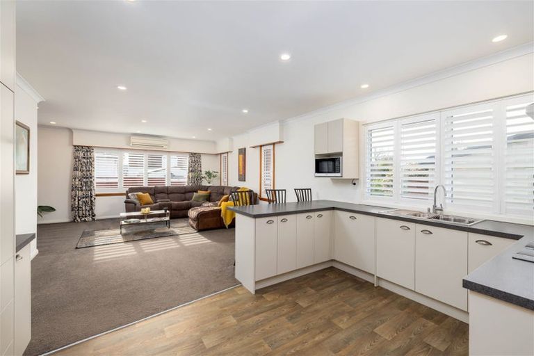 Photo of property in 52a Cutts Road, Russley, Christchurch, 8042