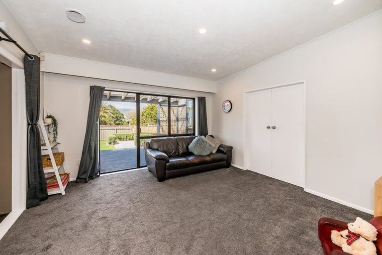 Photo of property in 50 Walton Road, Paraparaumu Beach, Paraparaumu, 5032