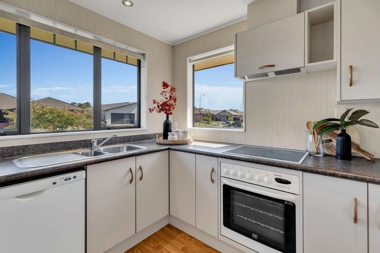 Photo of property in 16 Meridian Grove, Kelvin Grove, Palmerston North, 4414