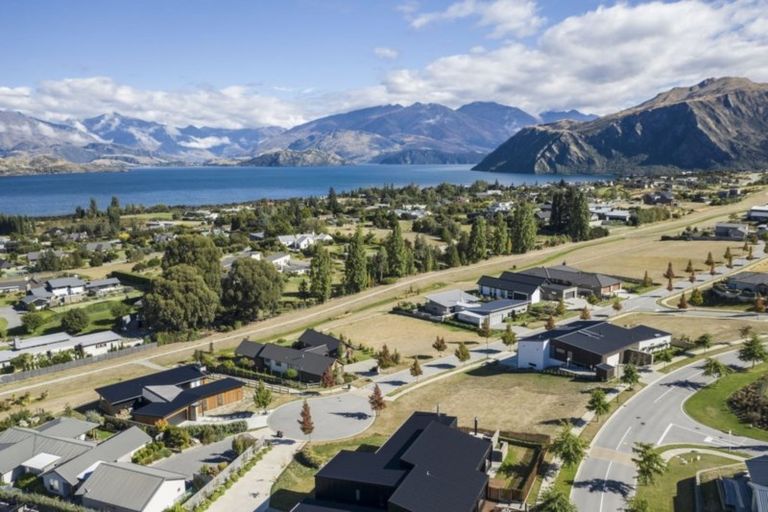 Photo of property in 23 Greenbelt Place, Wanaka, 9305