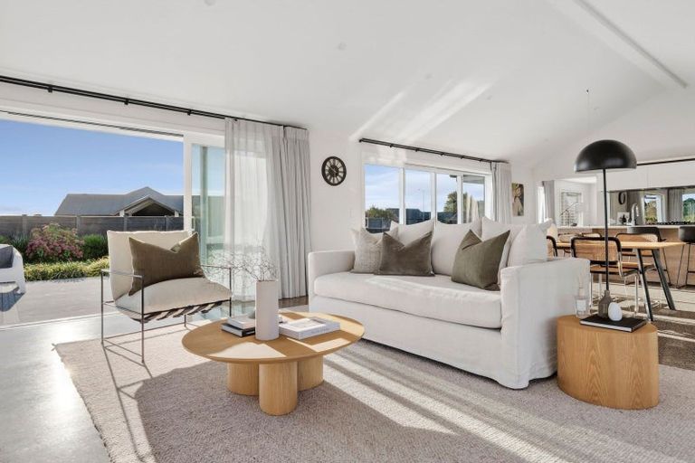 Photo of property in 14 Seachange Drive, Leamington, Cambridge, 3432