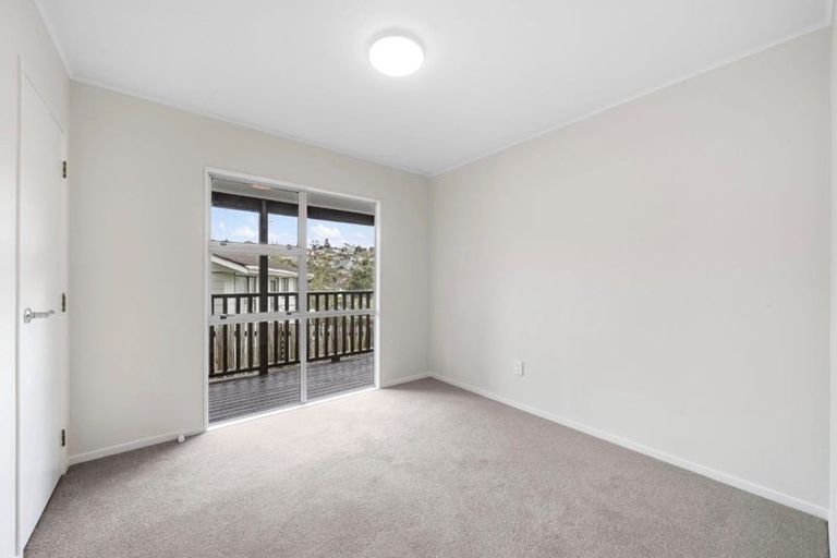 Photo of property in 63 Trias Road, Totara Vale, Auckland, 0629