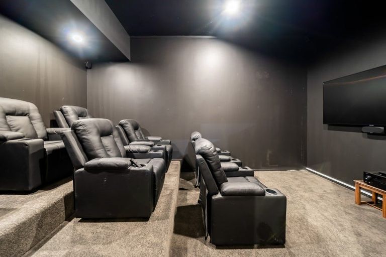 Photo of property in 11 Corlett Road, Plimmerton, Porirua, 5026