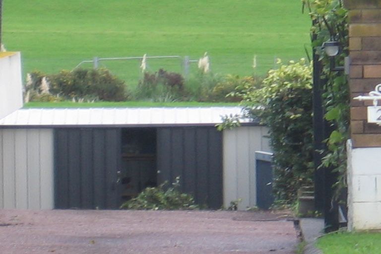 Photo of property in 23 Manor Park, Sunnyhills, Auckland, 2010