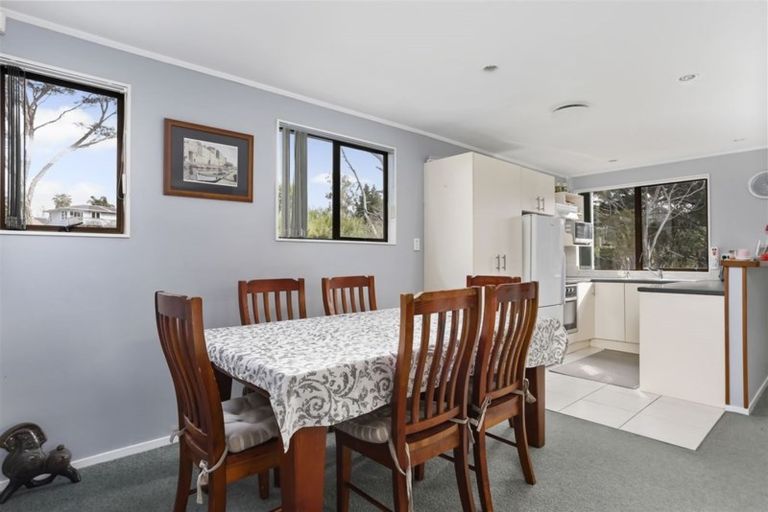 Photo of property in 33 Alidade Place, Massey, Auckland, 0614