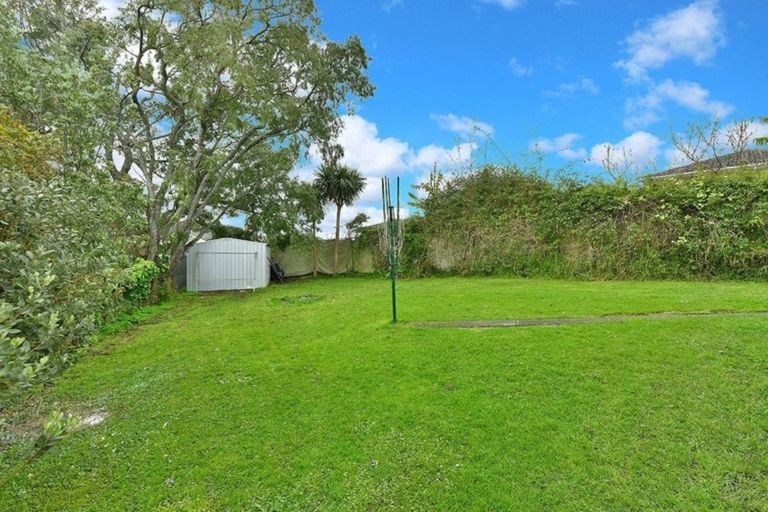 Photo of property in 56 Taurus Crescent, Beach Haven, Auckland, 0626