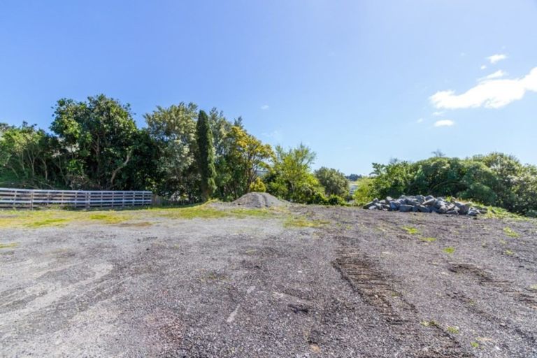 Photo of property in 92 Tremewan Street, Tawa, Wellington, 5028