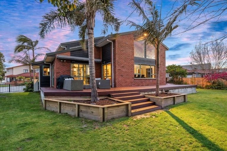 Photo of property in 32 Seacrest Drive, West Harbour, Auckland, 0618