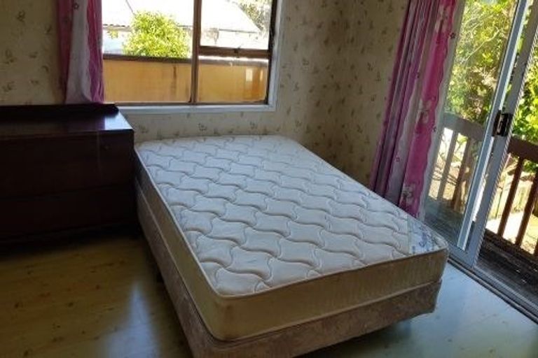 Photo of property in 69 Casuarina Road, Half Moon Bay, Auckland, 2012