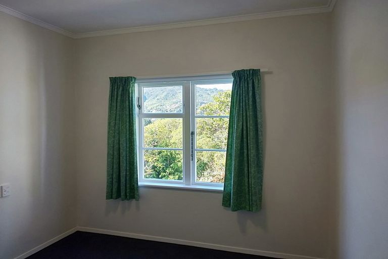 Photo of property in 18 Trelissick Crescent, Ngaio, Wellington, 6035