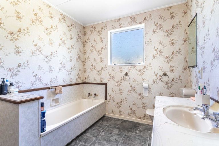 Photo of property in 70 Hillary Street, Winton, 9720