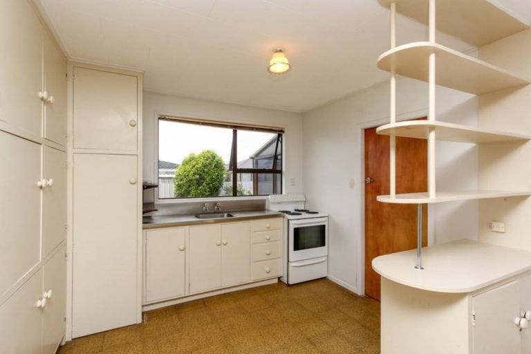 Photo of property in 2/458 Saint Aubyn, Moturoa, New Plymouth, 4310