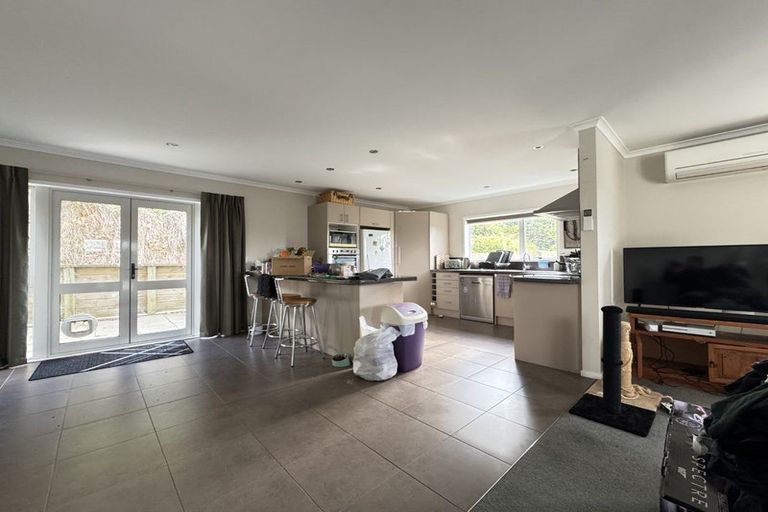 Photo of property in 20 Chastudon Place, Tawa, Wellington, 5028