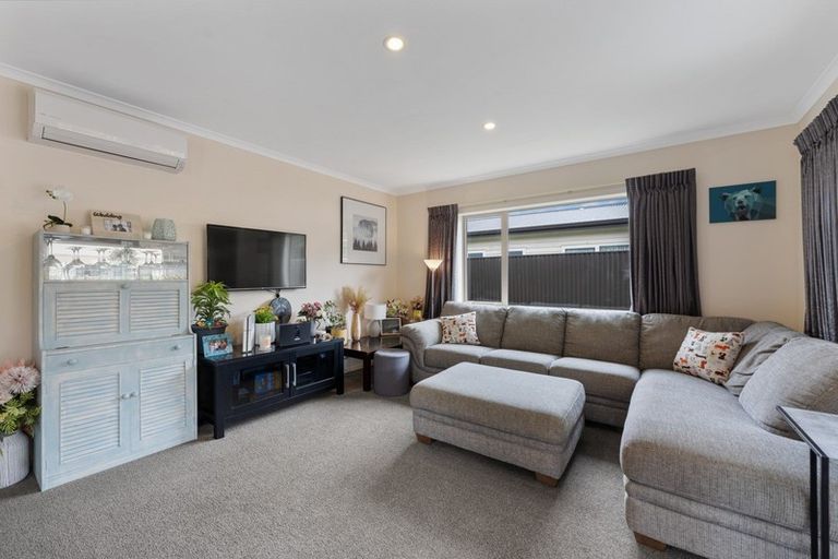 Photo of property in 23 Bowen Street, Woodville, 4920