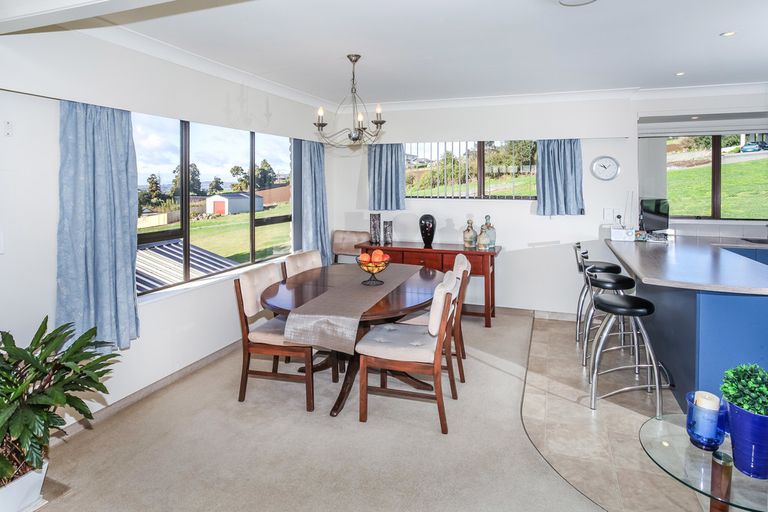 Photo of property in 6 Tremen Place, Pukekohe, 2120