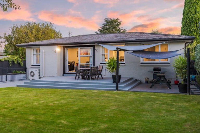 Photo of property in 73 Dunedin Street, Redwood, Christchurch, 8051