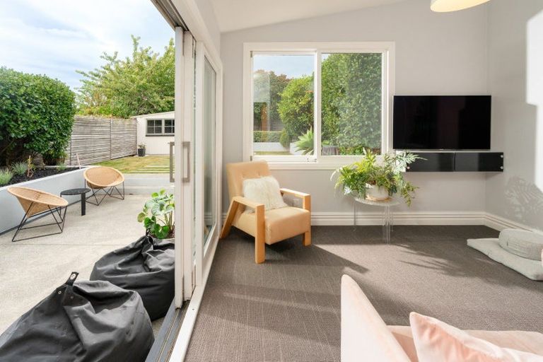 Photo of property in 17 Honiana Te Puni Street, Aro Valley, Wellington, 6021