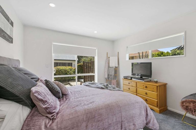 Photo of property in 37 Serene Place, Gulf Harbour, Whangaparaoa, 0930