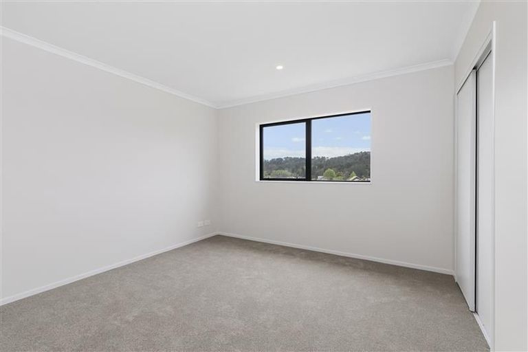 Photo of property in 16 Vincent Mcgrath Crescent, Swanson, Auckland, 0614