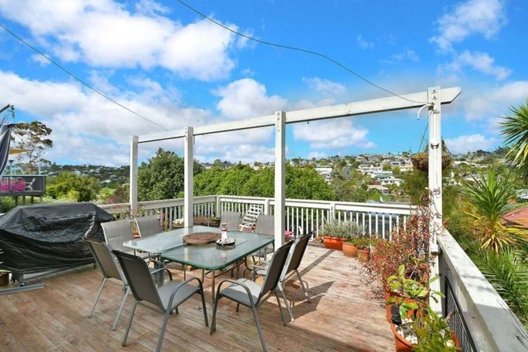 Photo of property in 245 Vipond Road, Stanmore Bay, Whangaparaoa, 0932