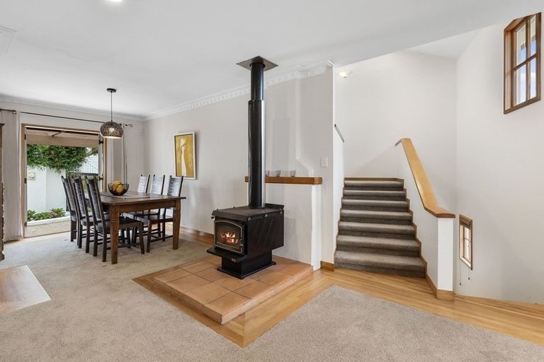 Photo of property in 105 Browns Bay Road, Browns Bay, Auckland, 0630