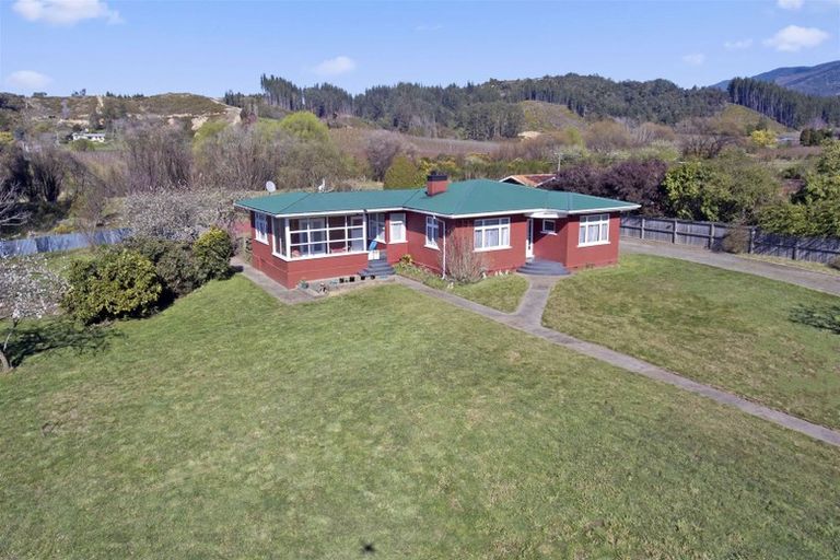 Photo of property in 17 Brooklyn Valley Road, Brooklyn, Motueka, 7198