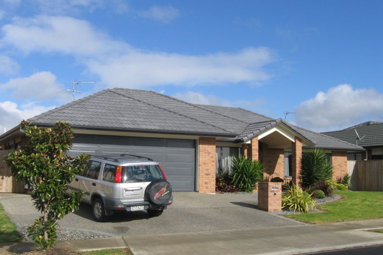 Photo of property in 27 Walter Haddrell Crescent, Flat Bush, Auckland, 2016