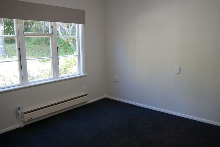 Photo of property in 18 Trelissick Crescent, Ngaio, Wellington, 6035