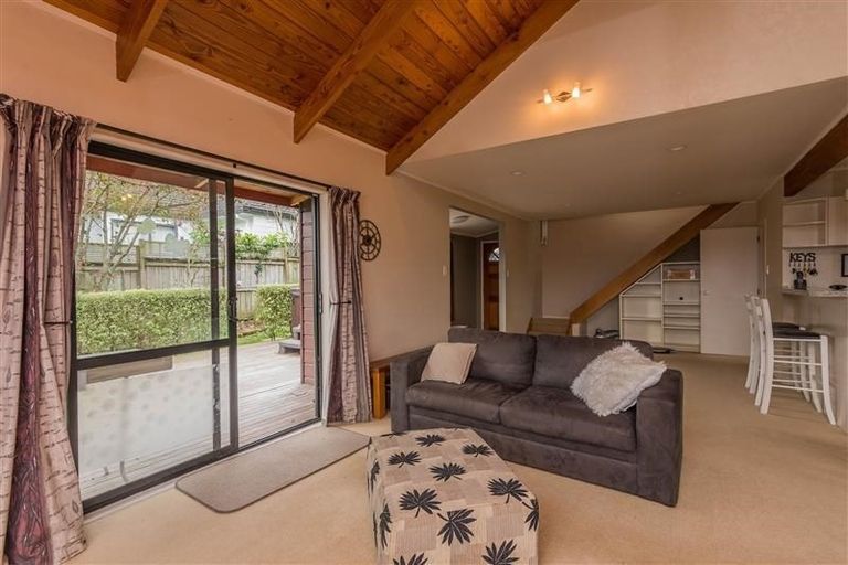 Photo of property in 3/95 Sturges Road, Henderson, Auckland, 0612