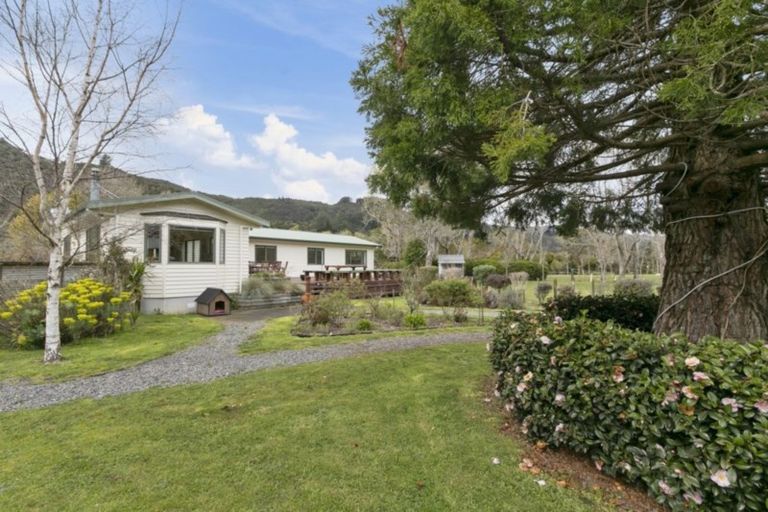 Photo of property in 393 Moores Valley Road, Wainuiomata, 5373