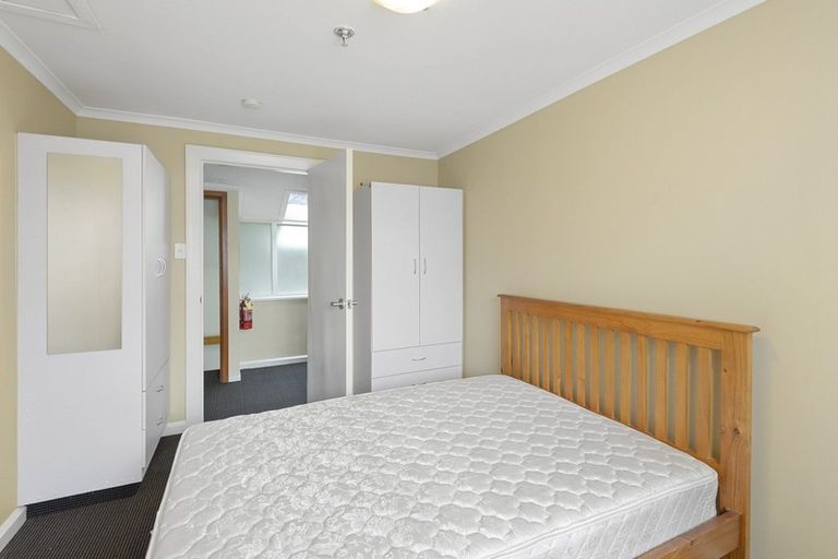 Photo of property in 8 Kowhai Terrace, Saint Martins, Christchurch, 8022