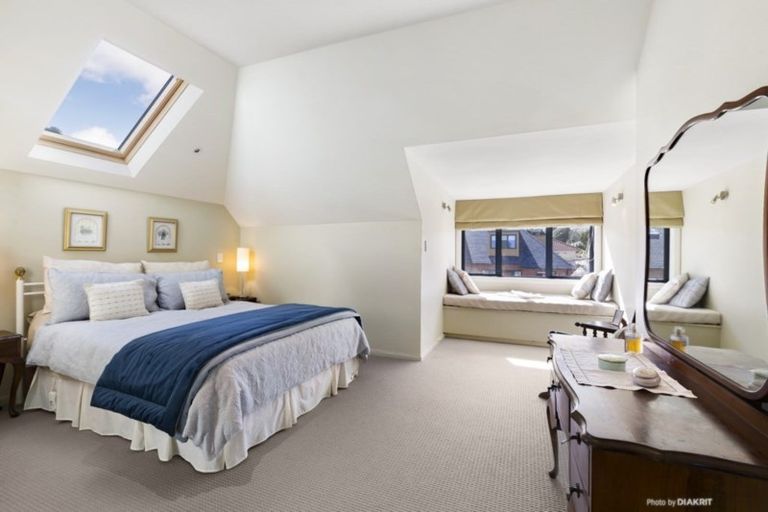 Photo of property in 19 Futuna Close, Karori, Wellington, 6012