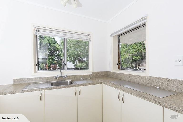 Photo of property in 1/4 Panorama Road, Mount Wellington, Auckland, 1060