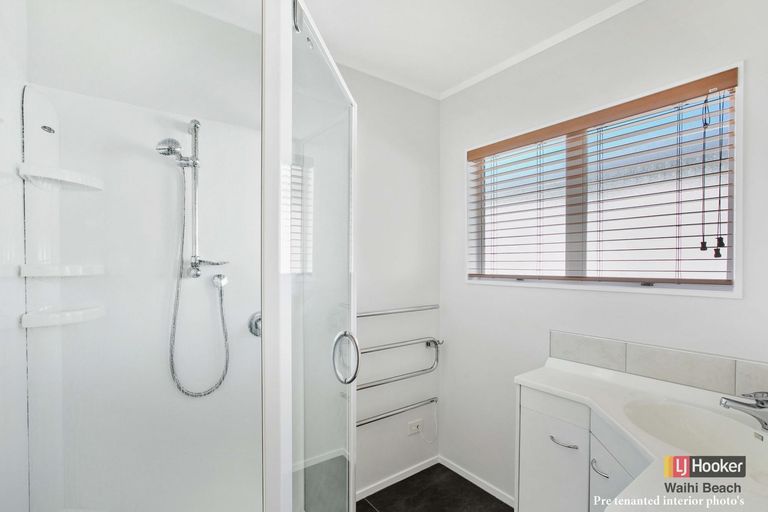 Photo of property in 20a Adela Stewart Drive West, Athenree, Waihi Beach, 3177