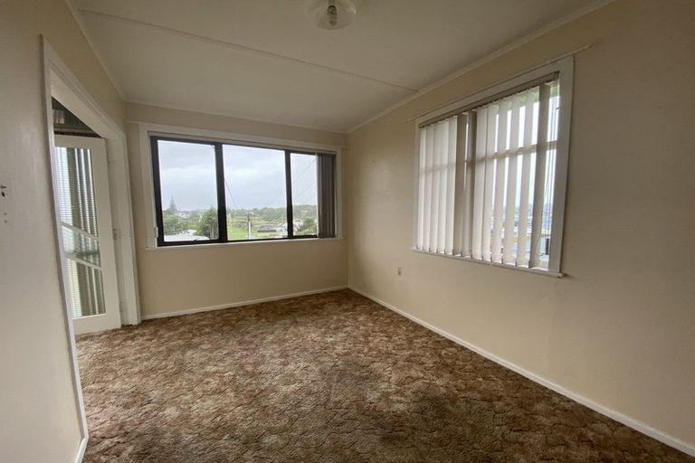Photo of property in 75 Mould Street, Waitara, 4320