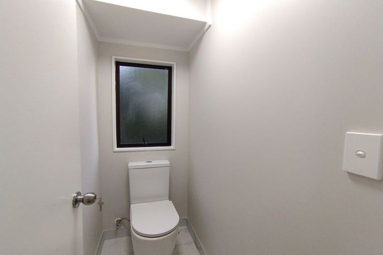 Photo of property in 24 Sandgate Avenue, Botany Downs, Auckland, 2010