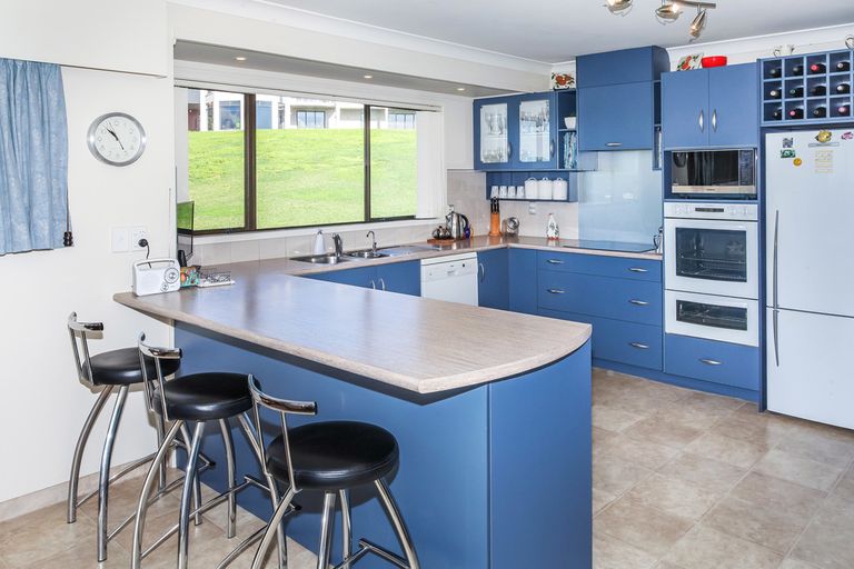 Photo of property in 6 Tremen Place, Pukekohe, 2120