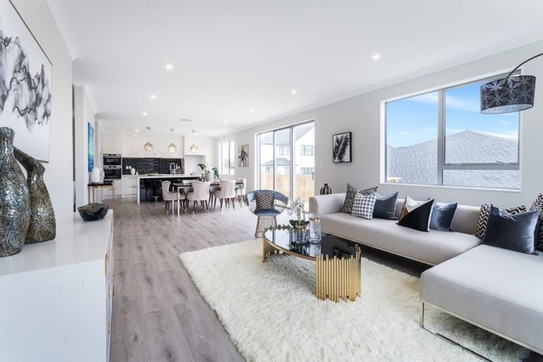 Photo of property in 9 Takurua Terrace, Orewa, 0931