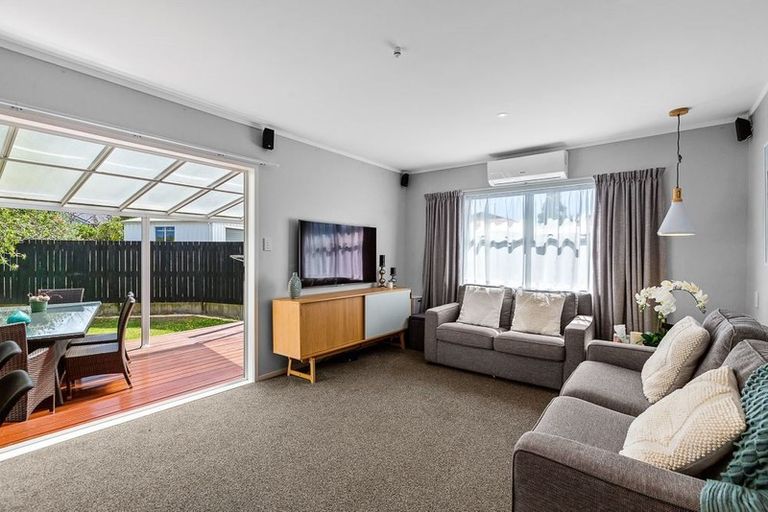 Photo of property in 1/12 Doment Crescent, Orewa, 0931
