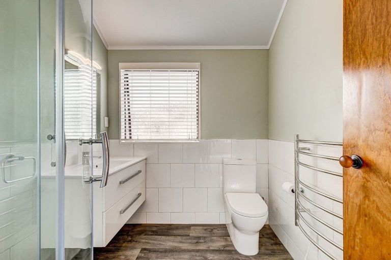 Photo of property in 2/13 Mana Esplanade, Paremata, Porirua, 5026