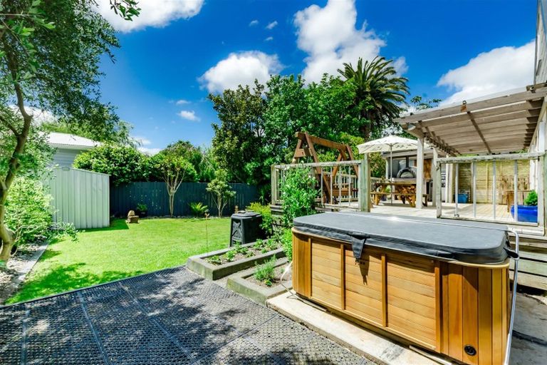 Photo of property in 63 Matai Road, Raumati South, Paraparaumu, 5032