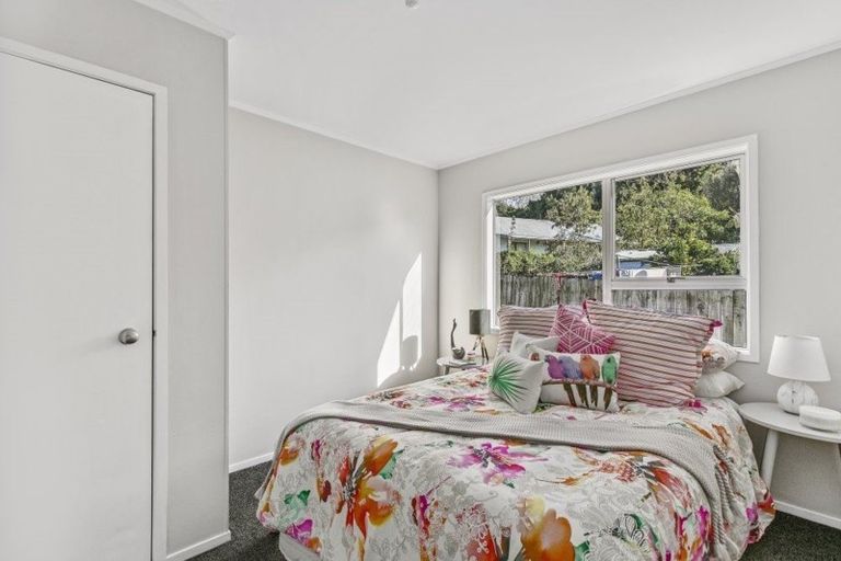 Photo of property in 54 Moncrieff Avenue, Clendon Park, Auckland, 2103