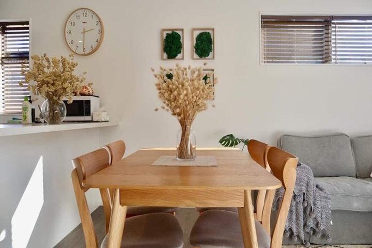 Photo of property in 4337a Great North Road, Glendene, Auckland, 0602