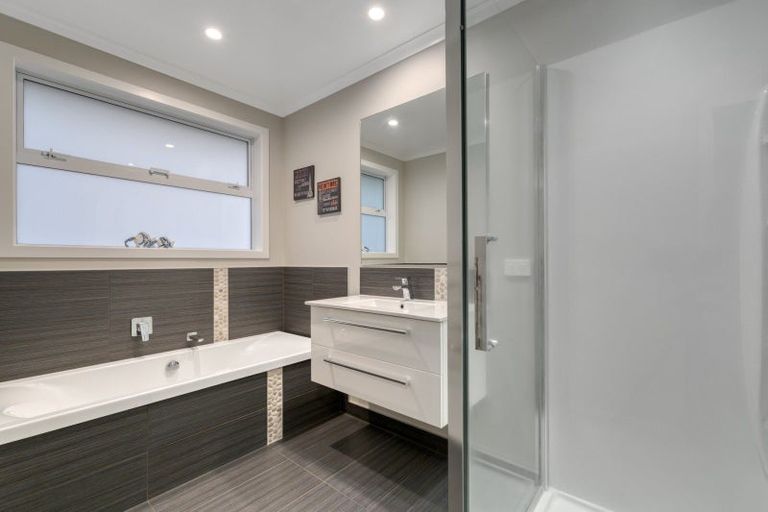 Photo of property in 4 Cupples Street, Papamoa Beach, Papamoa, 3118